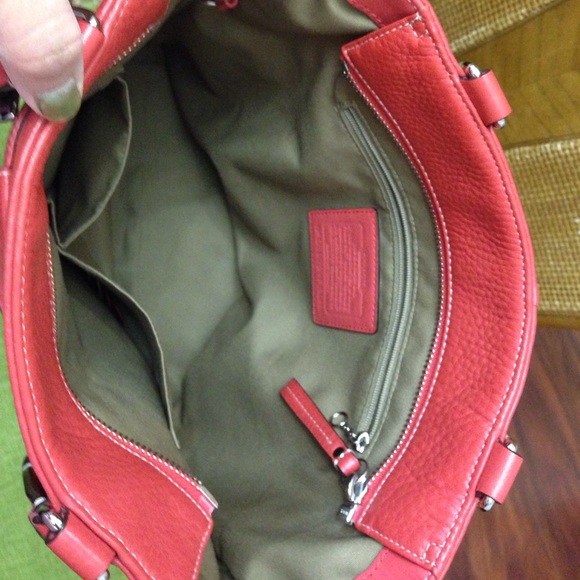 Authentic Coach light red shoulder bag! Buy now! - Picture 7 of 8