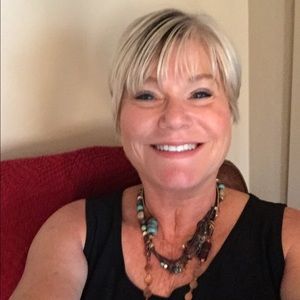 Meet your Posher, Janet