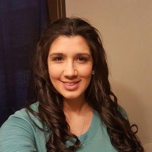 Meet your Posher, Monique