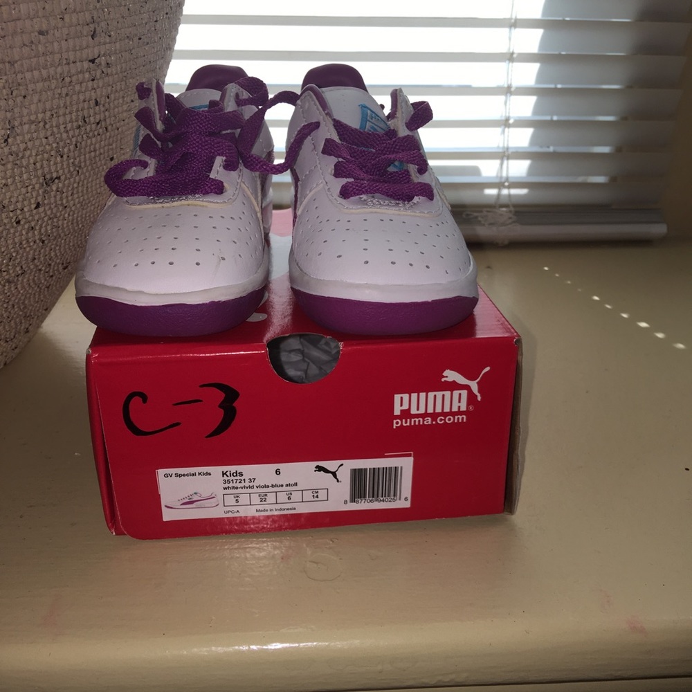 Toddler size puma sneakers