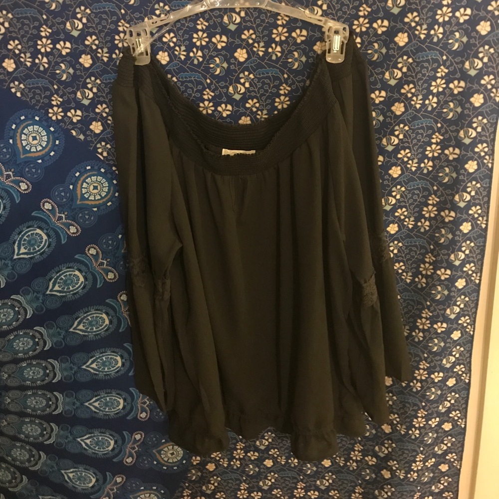 Maurice’s shirt