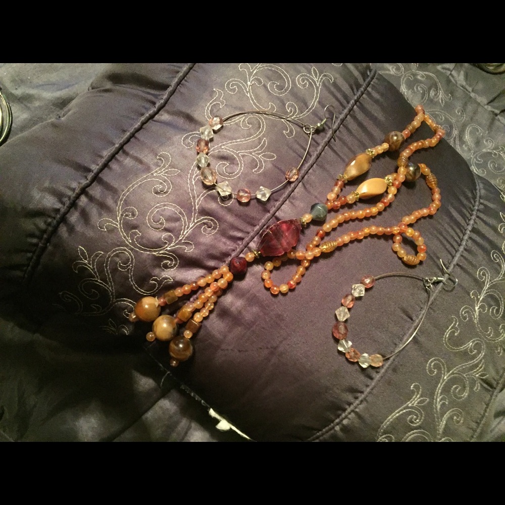 Necklace and earrings set