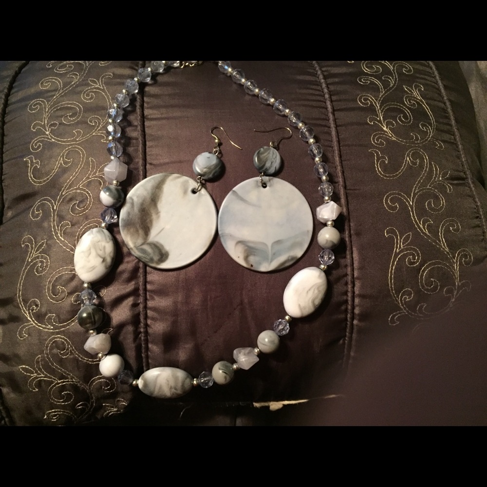 Necklace and earrings set