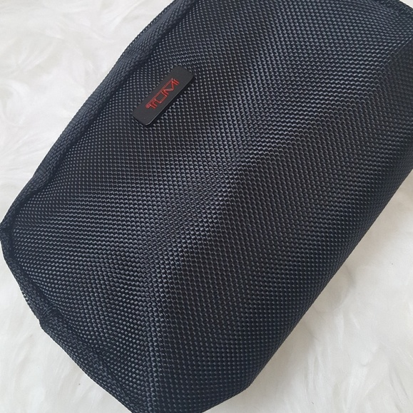 🆕 Tumi Travel Pouch - Picture 3 of 8