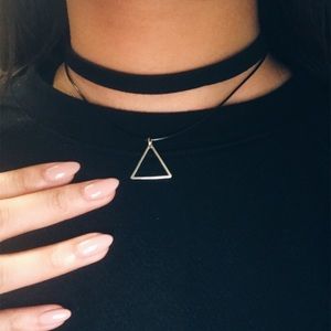 Triangle Choker ✨✨✨