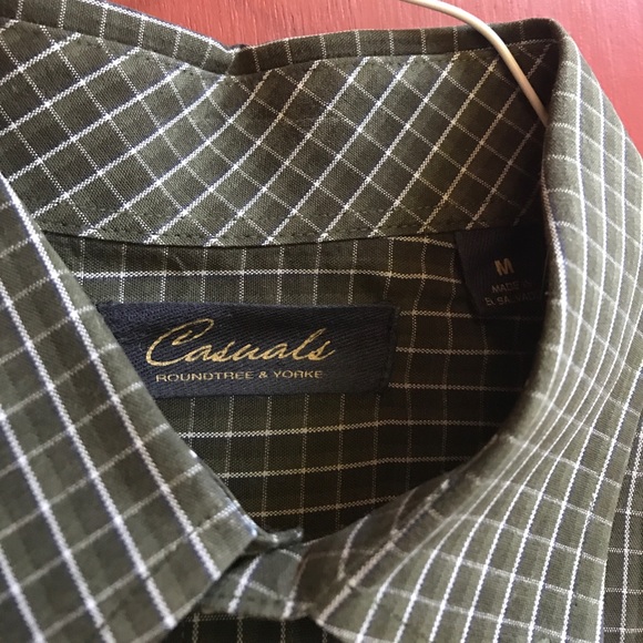 Men’s Dress Shirt - Medium - Picture 3 of 4