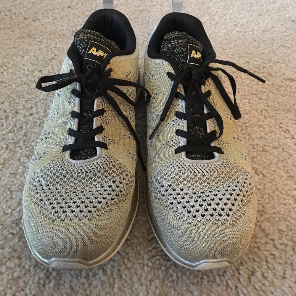 APL running shoes - Techloom Pro