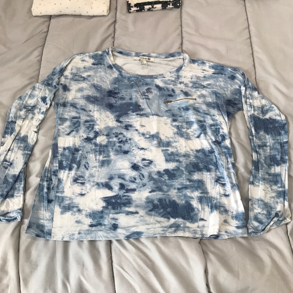 Blue and white long sleeve tee