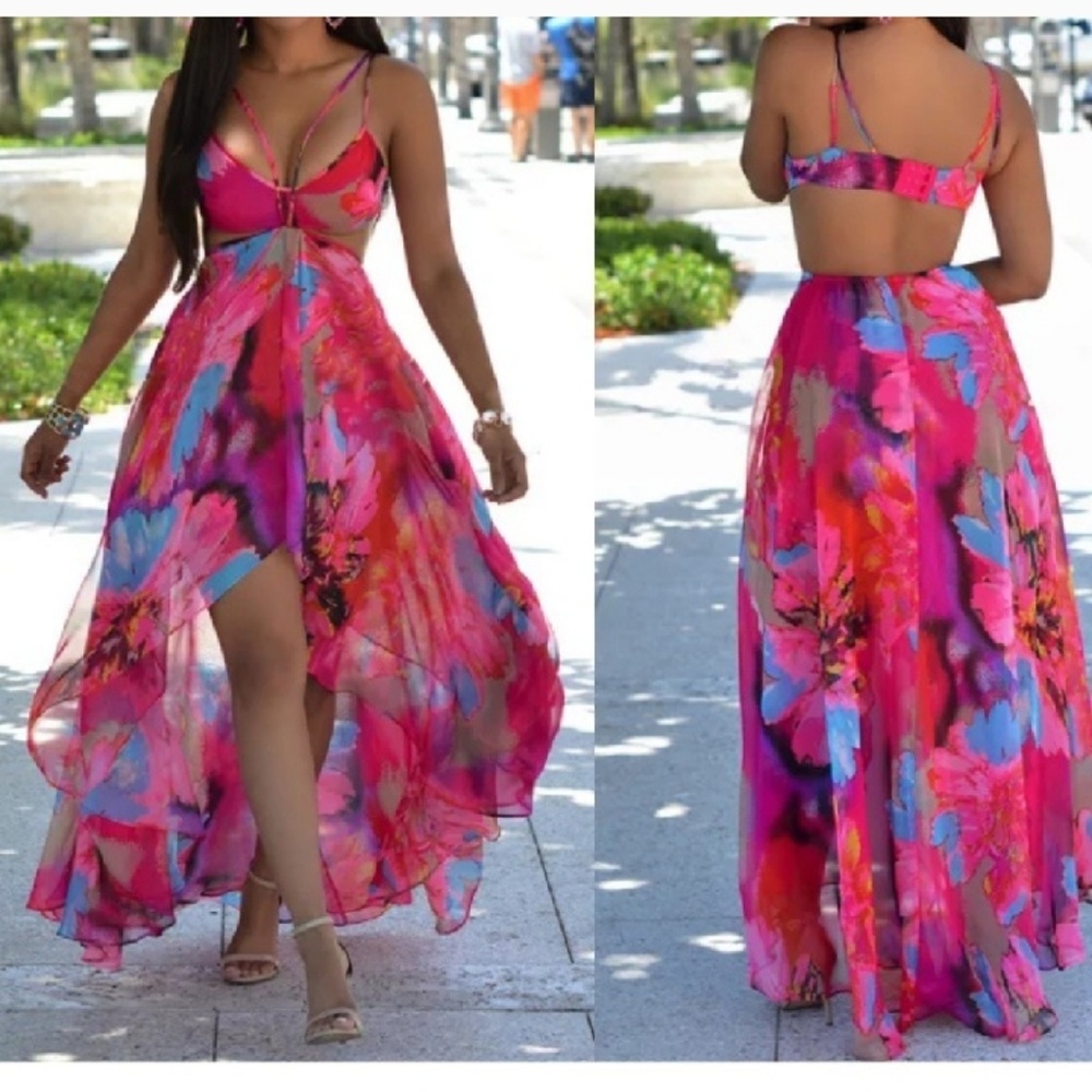 ** Host Pick Cut-Out Maxi Dress**🤗