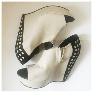 Messeca New York Shoes - Messèca Colbee Cage Wedge Messeca New York Shoes - Messèca Colbee Cage Wedge