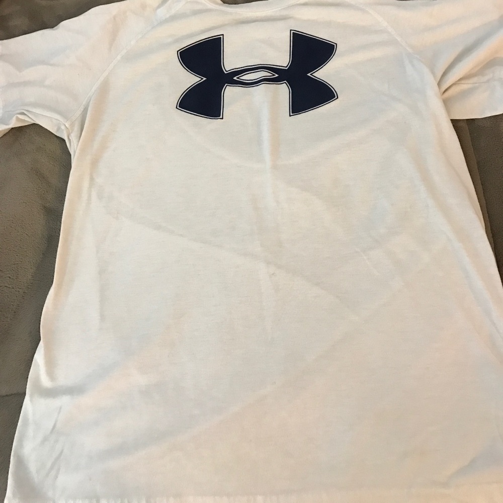 Youth under armour t shirt