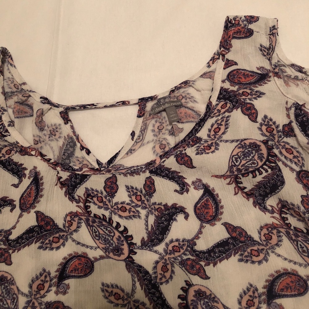 Shoulder cut blouse