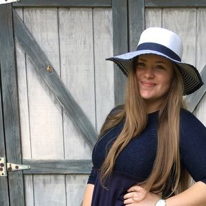 Meet your Posher, Lexi