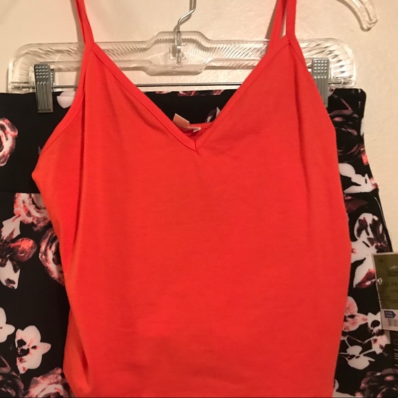 Crop top and skirt set - Picture 2 of 2