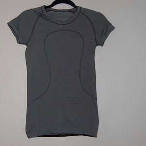 Lululemon Tee