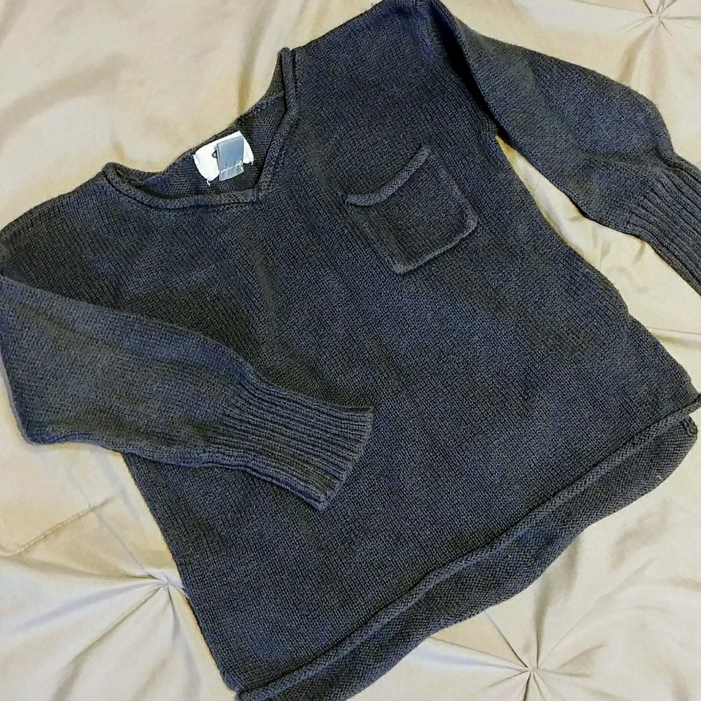 V-neck pocket sweater