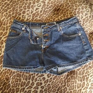 Woman's jean shorts