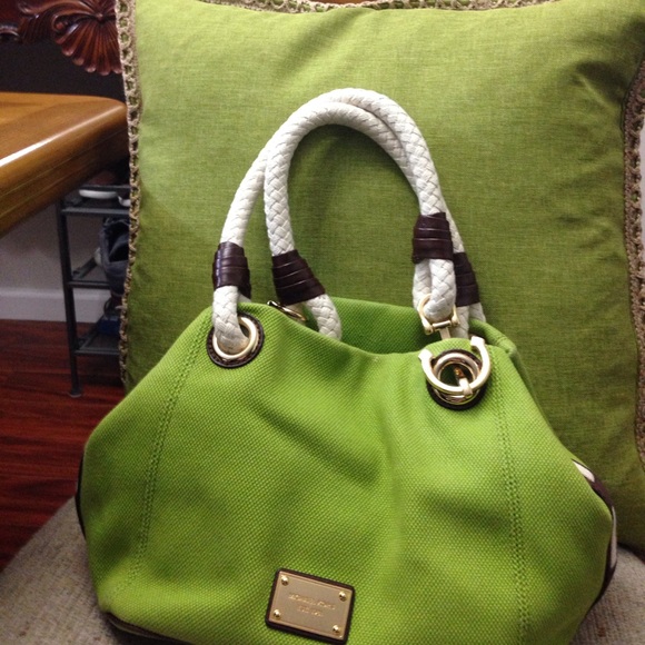 Authentic Michael kors green summer bag! - Picture 3 of 5