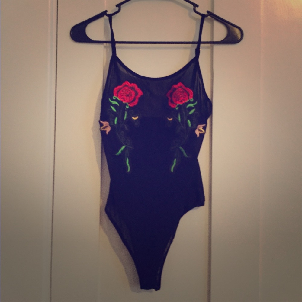 NWOT Mesh Embroidery Bodysuit🌹