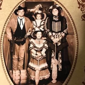 Meet your Posher, Chase