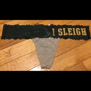 NWT Victoria’s Secret Pink Holiday Lace Trim Thong
