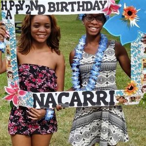 Meet your Posher, Ajahnee