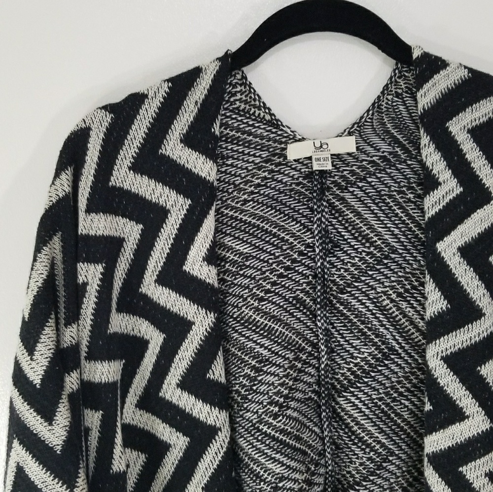 Chevron Cape - Picture 4 of 7