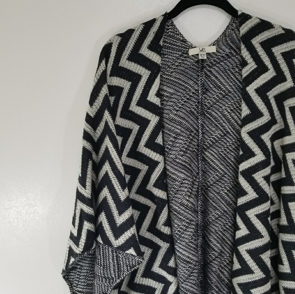 Chevron Cape - Picture 2 of 7