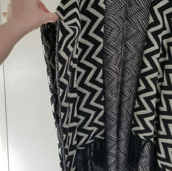 Chevron Cape - Picture 3 of 7