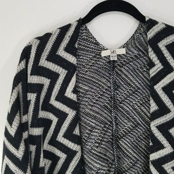 Chevron Cape - Picture 4 of 7