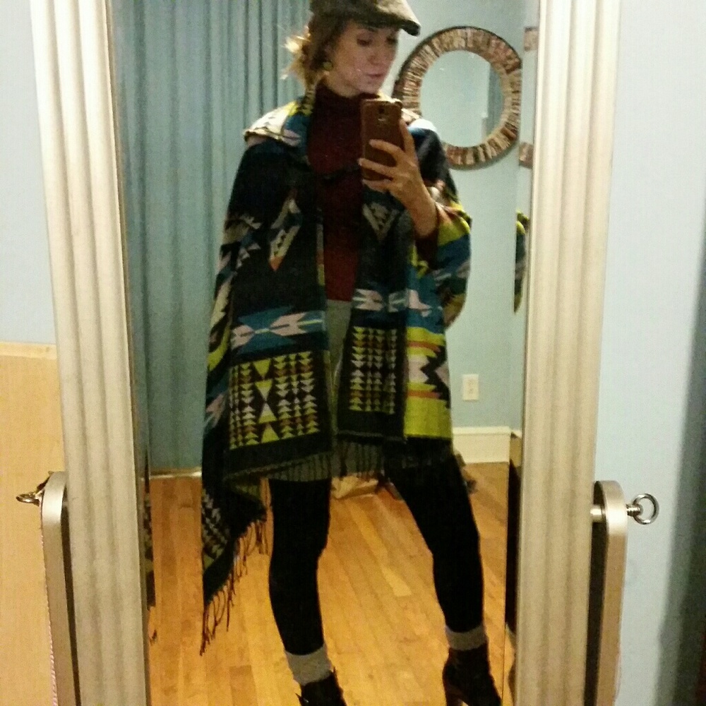 Funky Aztec Cape - Picture 2 of 7
