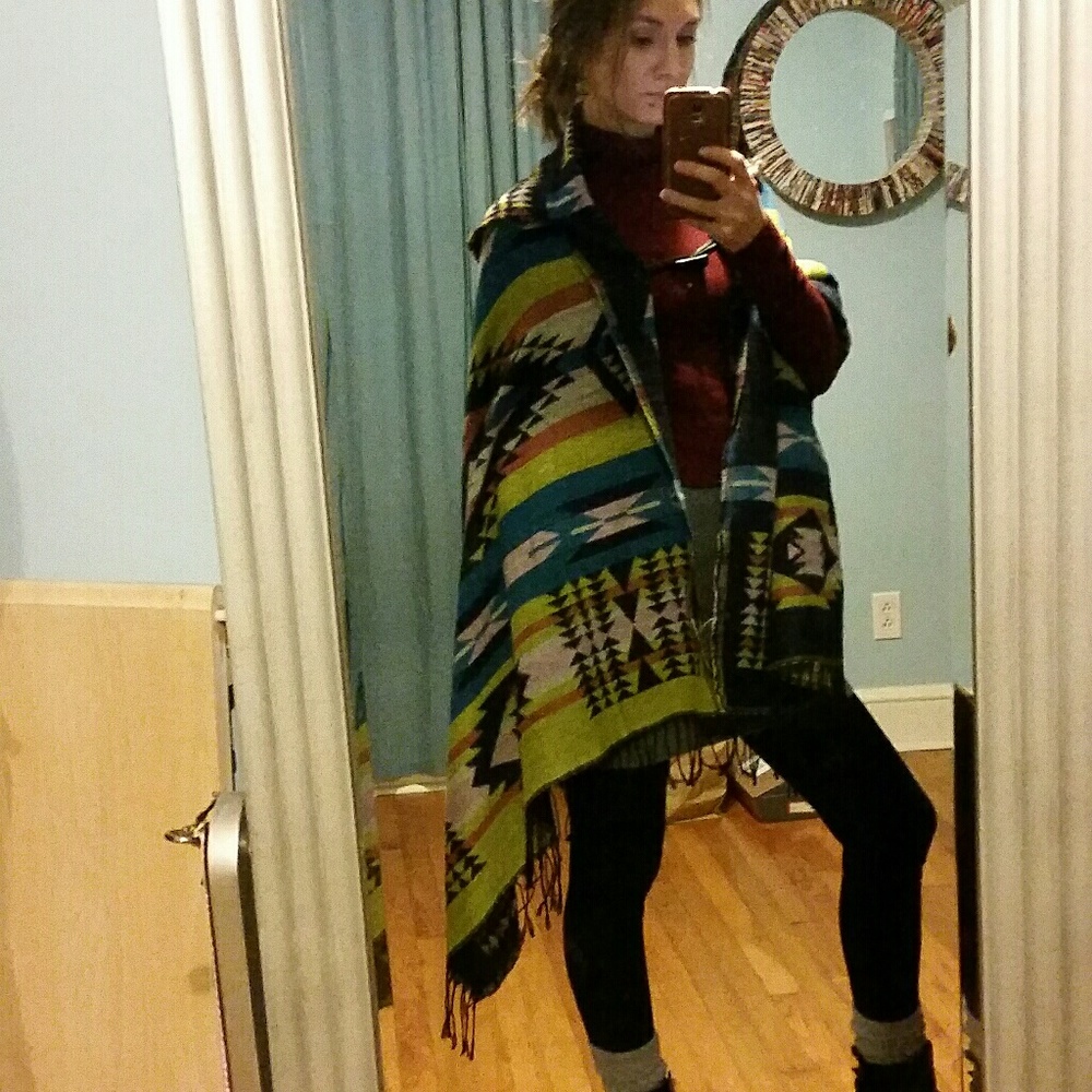 Funky Aztec Cape - Picture 3 of 7