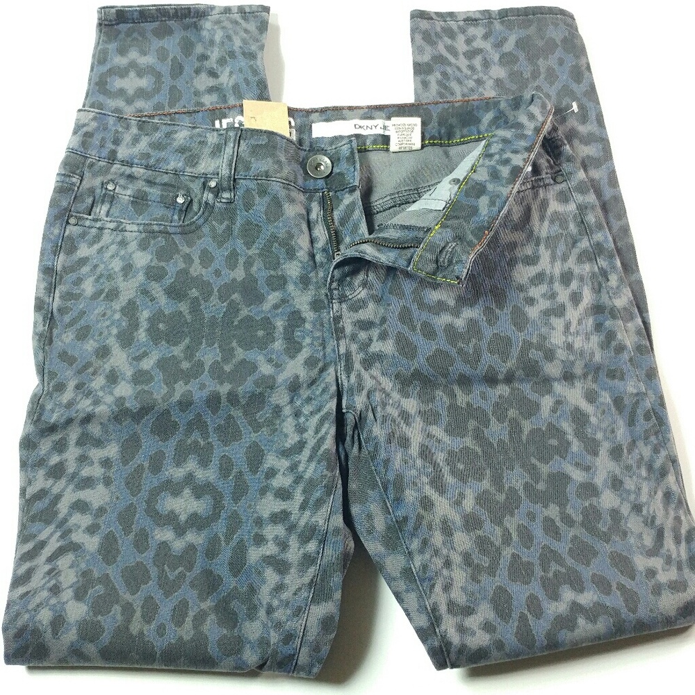 DKNY sz 8 very slim jegging animal print