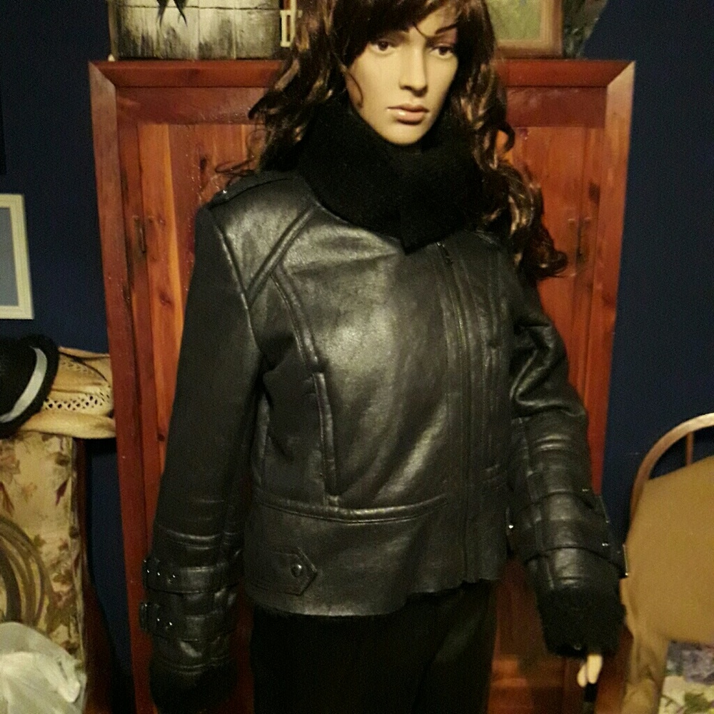See Photos! 😊 Andrew Marc Sherpa Moto jacket