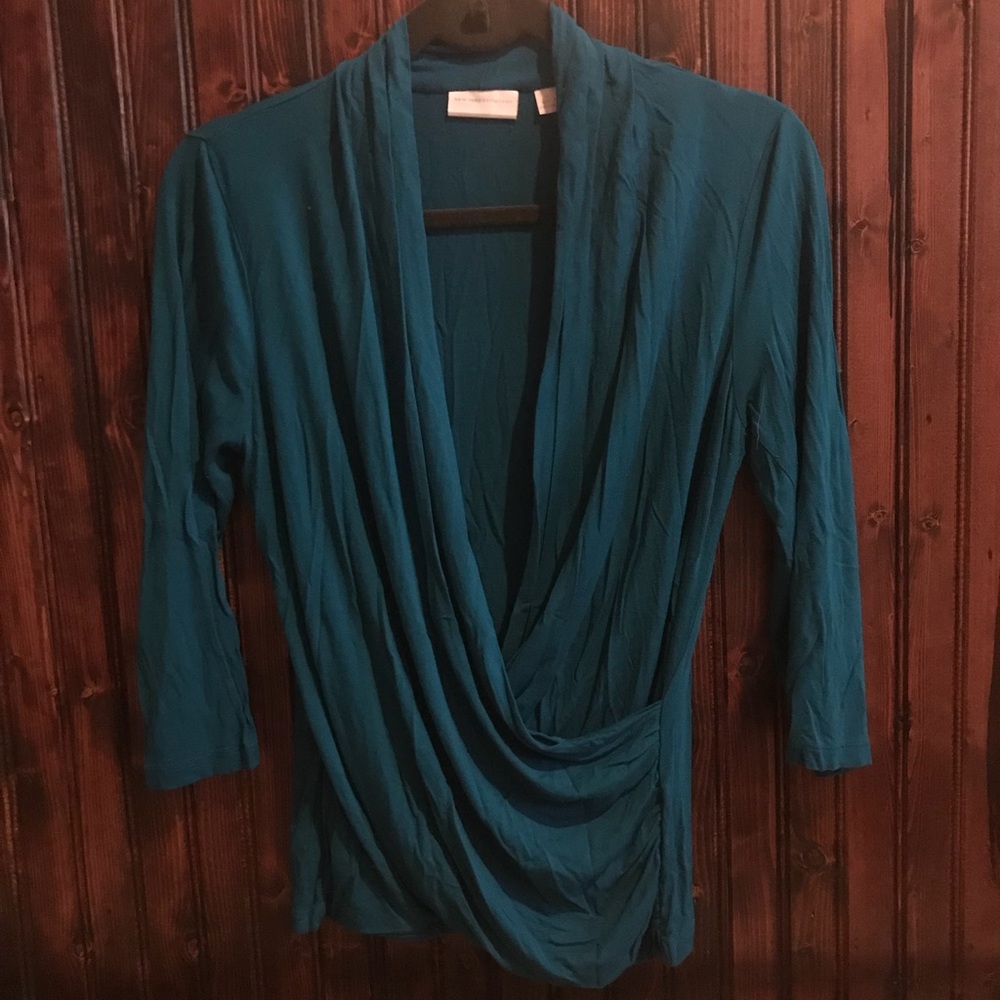 New York and company 3/4 v neck top