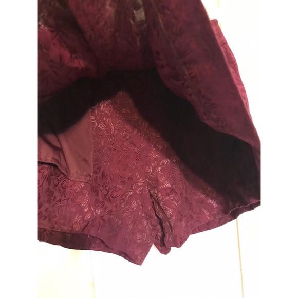 LOFT NWT silk patterned burgundy skort - Picture 6 of 8