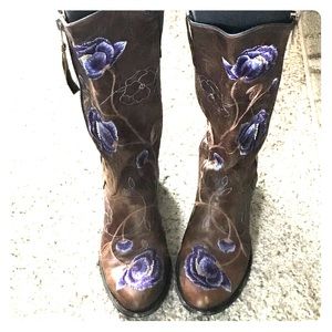 Gorgeous Old Gringo Cowboy Boots. Beautiful made.