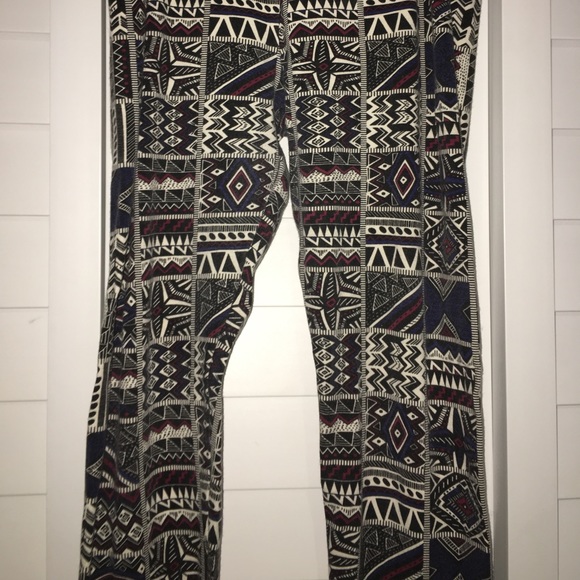 Tribal Leggings - Picture 3 of 5