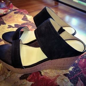 👉👣Black wedge sandals size 7. Marc Fisher