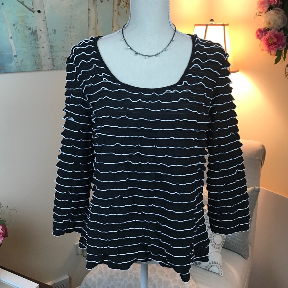 Black & White Long Sleeve Shirt Size XL