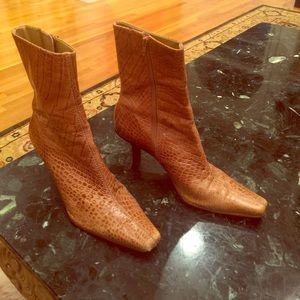 Heeled boots