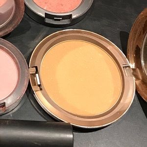 MAC bronzer