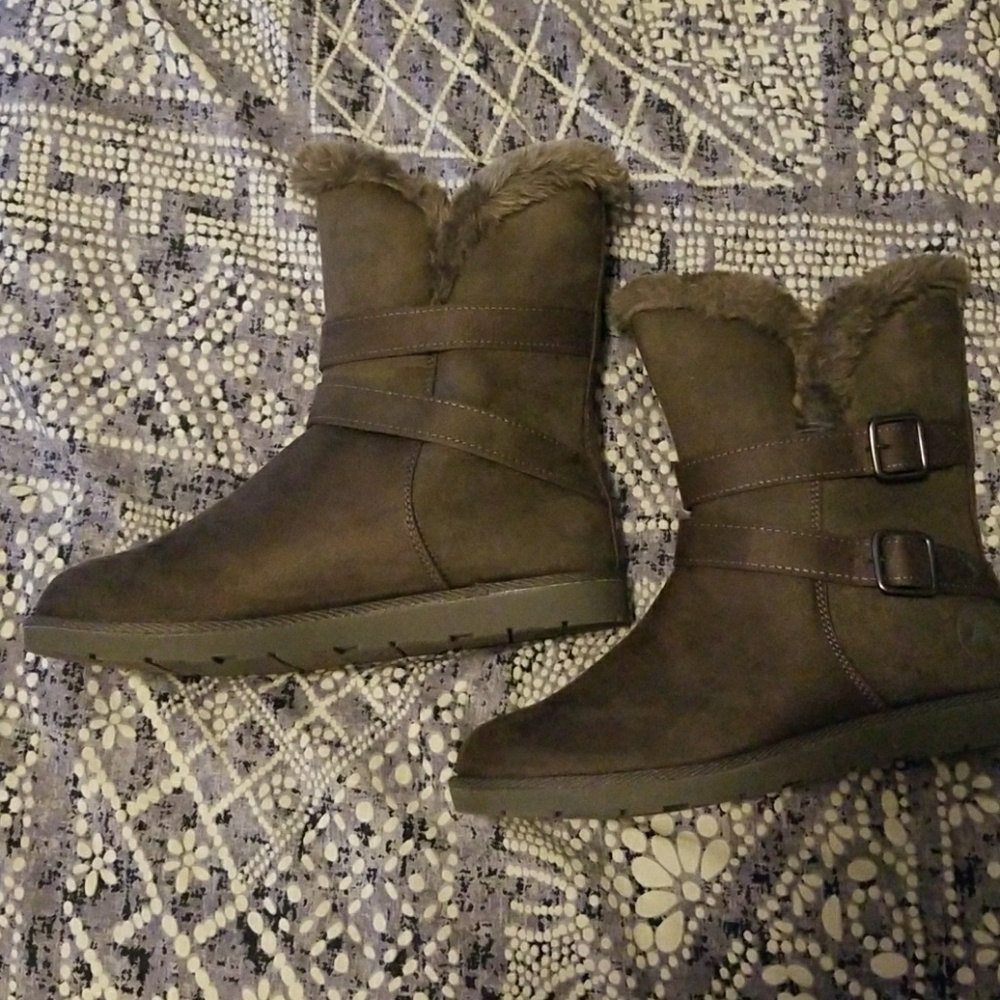 Gray fuzzy boots