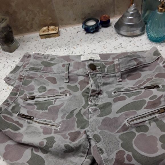 Current Elliott Camo Jeans - Picture 2 of 4
