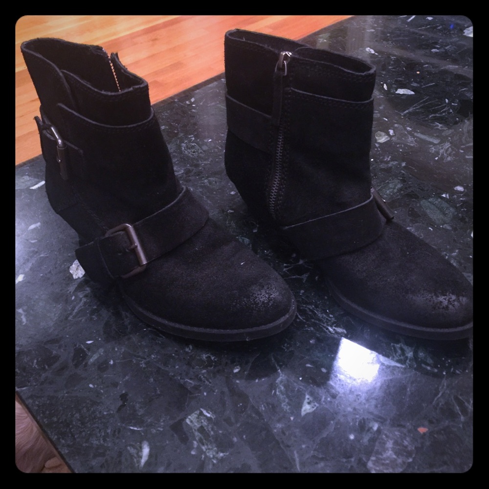 Low heeled bootie