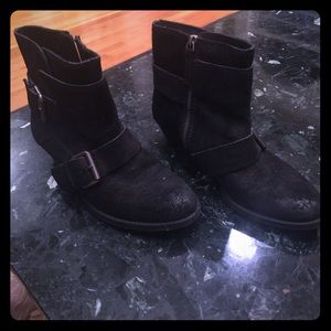 Low heeled bootie