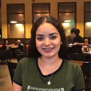 Meet your Posher, Paulina