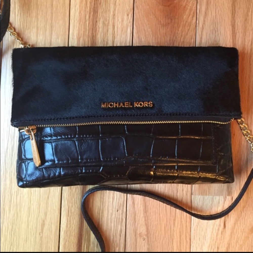 Beautiful MK clutch/Crossbody