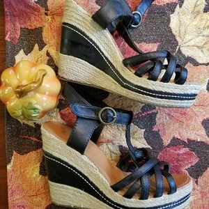 👠🛍Black platform Bamboo wedge heels!