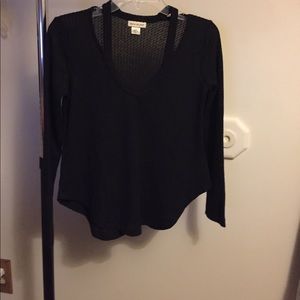 Belle du jour Black top with cutout collar x-small